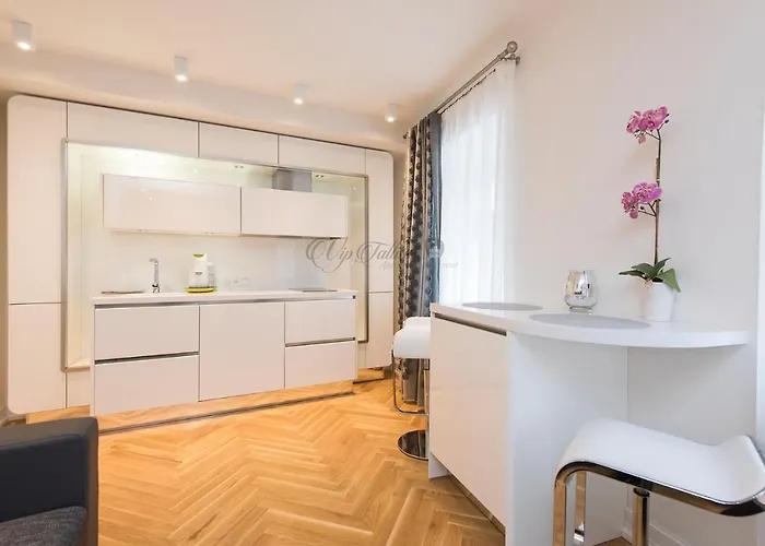 Vip Old Town Apartment