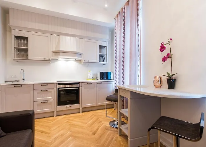 Vip Old Town Апартаменти